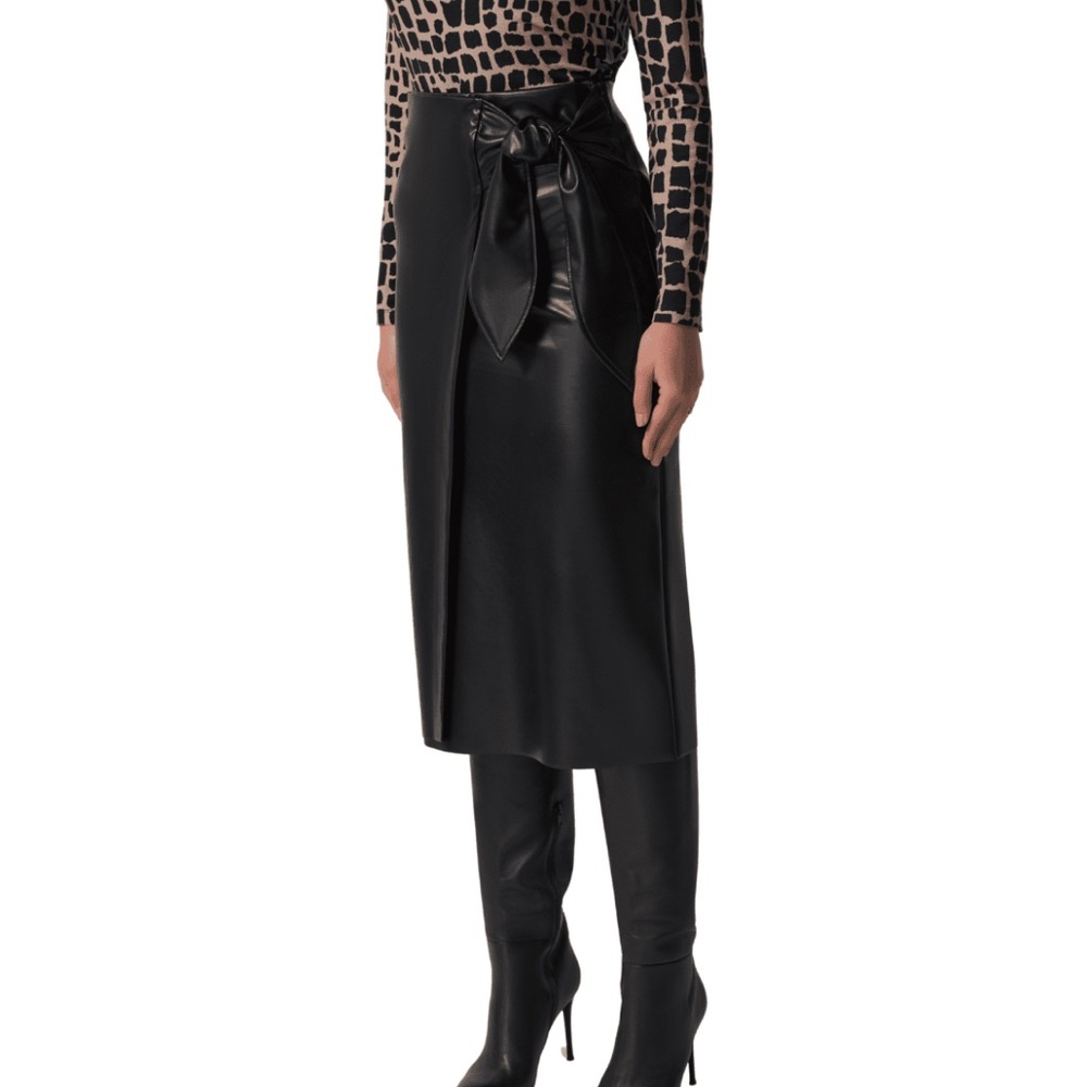 Elegant Black Faux Leather Skirt